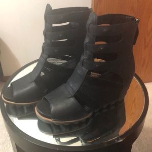 Black Sorel gladiator wedges!  Never worn